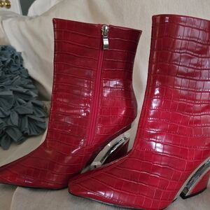 Elegant Red Croc-Embossed Heeled Boots